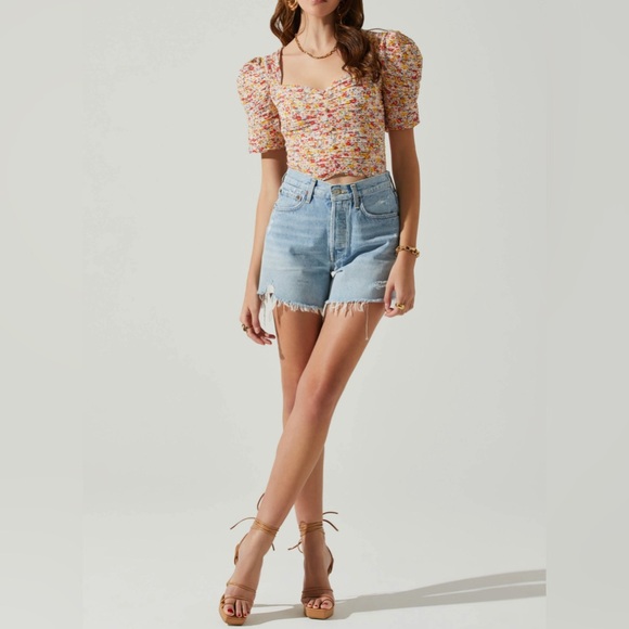 NWOT - ASTR The Label Floral Smocked Sweetheart Neck Puff Sleeve Top - Size L - Picture 1 of 5